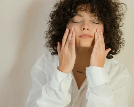 3 tips to feel beautiful in your own skin 